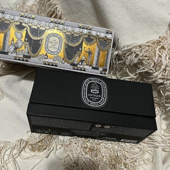 DIPTYQUE Legende Du Nord Holiday Candle Set of 3 70g Pine, Amber, Almond - Picture 7 of 12